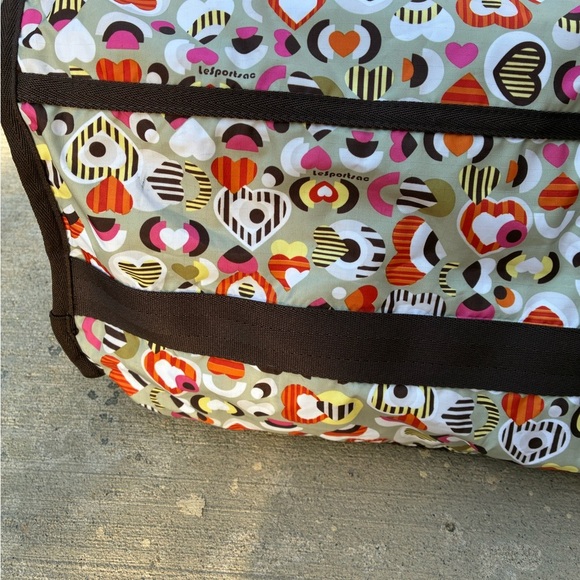 LeSportSac Hearts Everywhere Extra Large Weekender Duffel - Picture 9 of 14